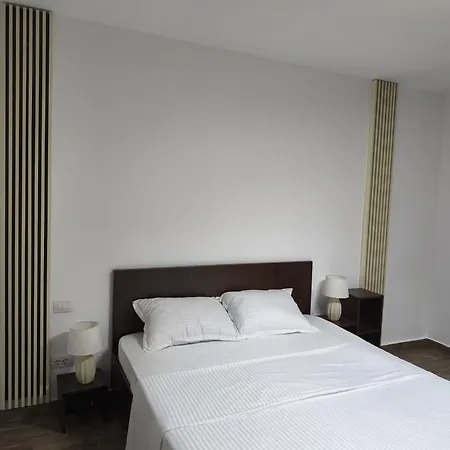 Golden Eight Apartment