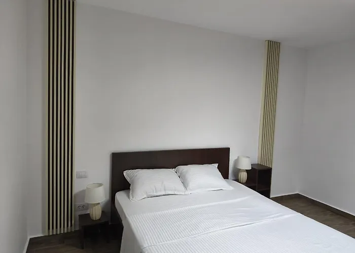 Golden Eight Apartment